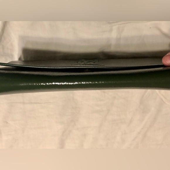 ๐ด๐คฉ*WT* YVES SAINT LAURENT BELLE DE JOUR EMERALD GREEN PATENT CLUTCH!๐ - Picture 7 of 15